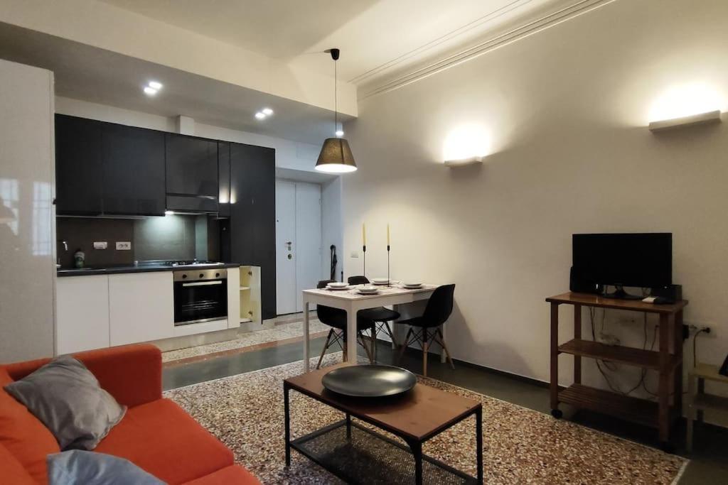 Cozy Apartment Near The Colosseum Róma Kültér fotó